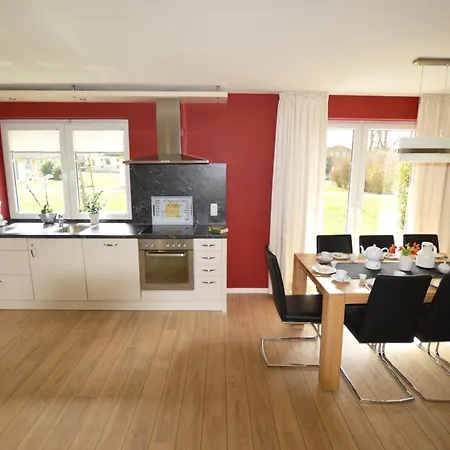 Reetdachhaus 4, Inkl 2 Parkplaetze * 페마른