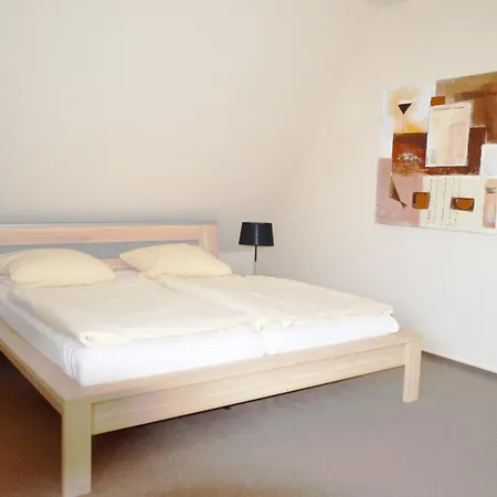 Reetdachhaus 4, Inkl 2 Parkplaetze Дом отдыха