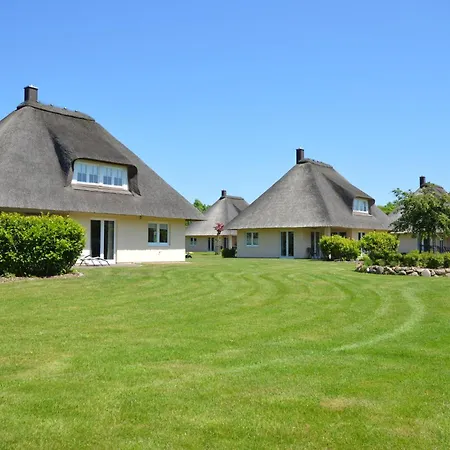 Reetdachhaus 4, Inkl 2 Parkplaetze * Фемарн