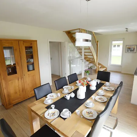 Reetdachhaus 4, Inkl 2 Parkplaetze