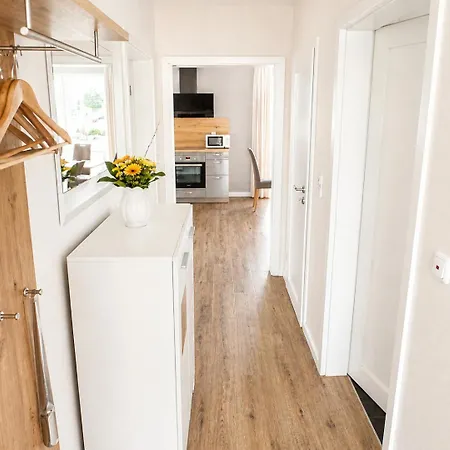 Reetdachhaus 4, Inkl 2 Parkplaetze * Fehmarn