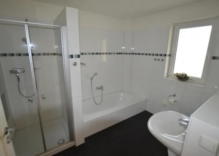 Reetdachhaus 4, Inkl 2 Parkplaetze Fehmarn