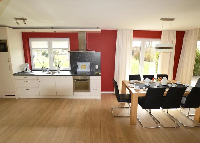 Reetdachhaus 4, Inkl 2 Parkplaetze * Fehmarn